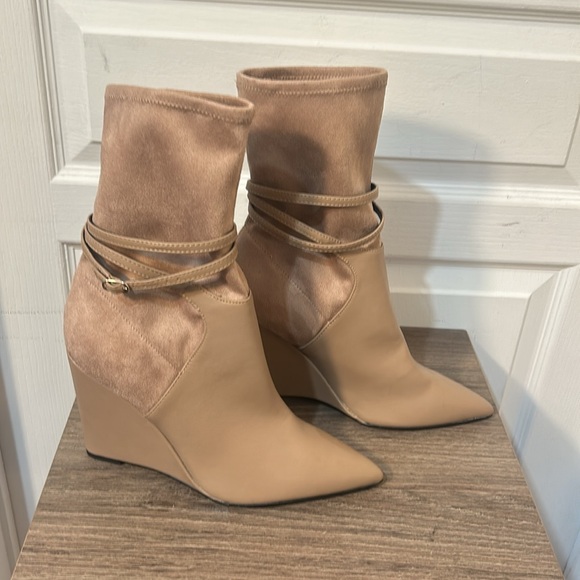 GUESS WOMEN ACORA ANKLE BOOTS IN BEIGE SIZE 10 M - Picture 7 of 10